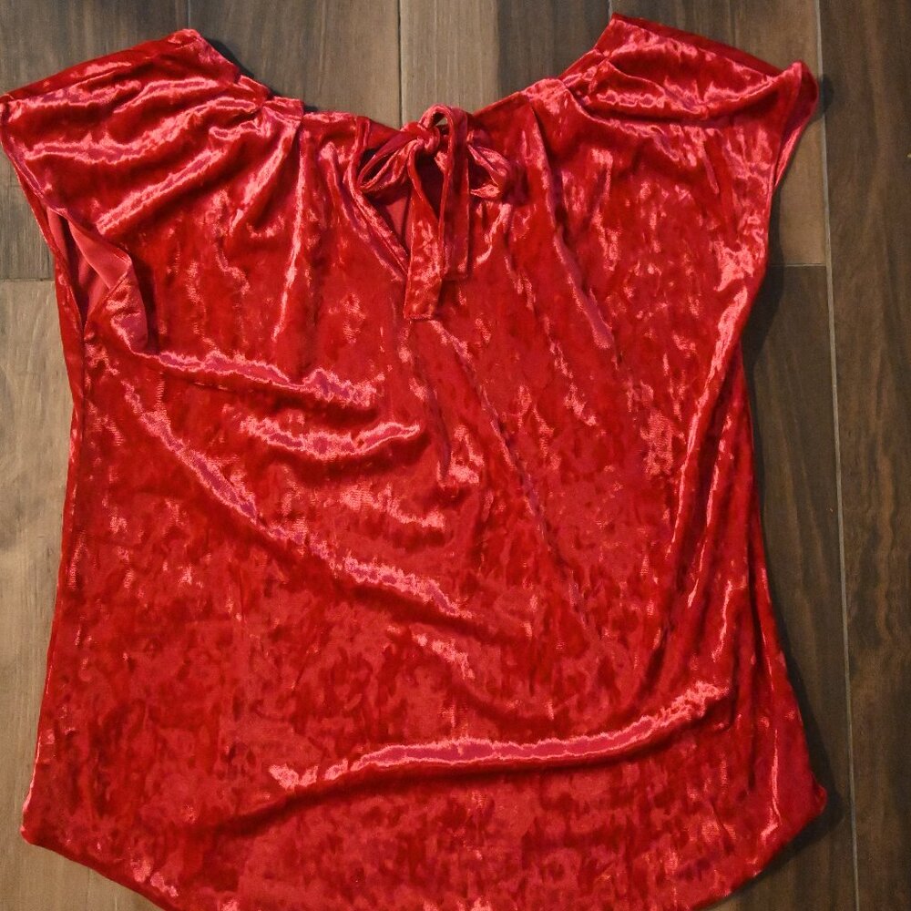 Lauren Conrad LC Red Velour Short Sleeve Top Tie Back Size Large Holiday